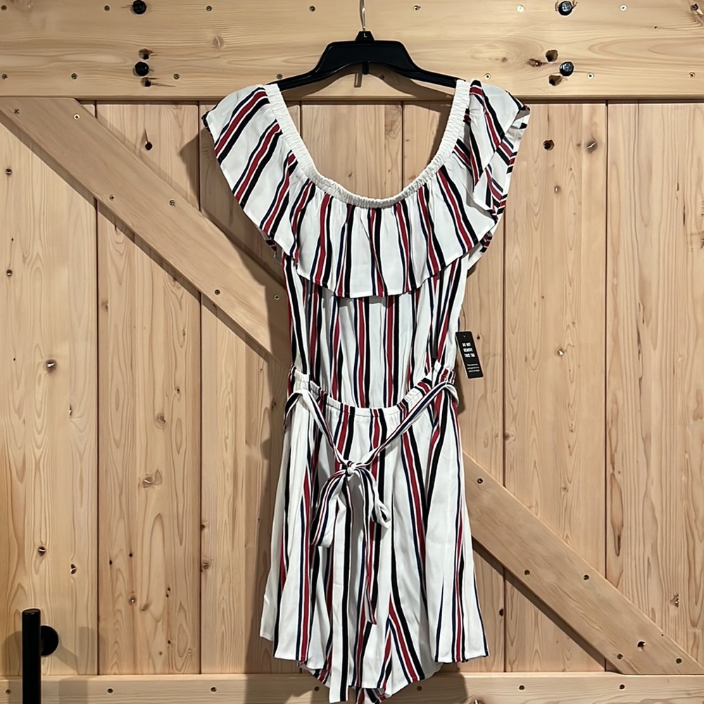 NWT Express off the shoulder romper🤩 Red, White & Black